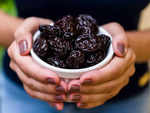 Eat a handful of prunes daily to prevent bones loss