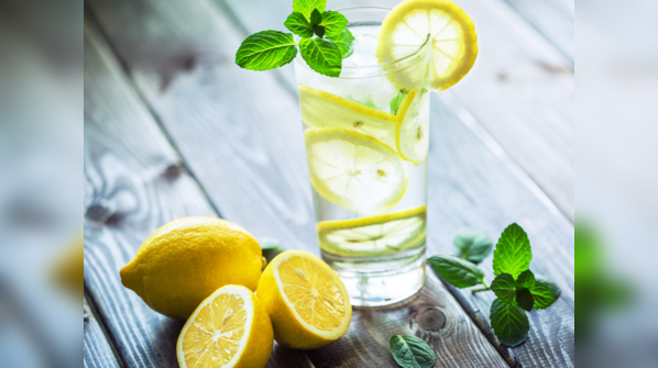 Lemon detox water