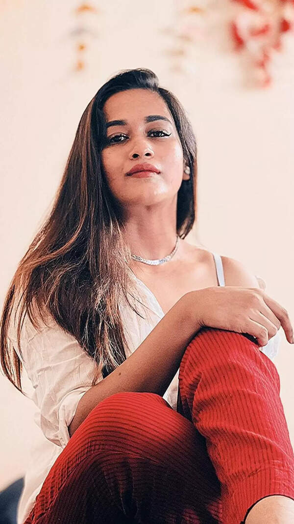 Kaavya Arivumani Stills