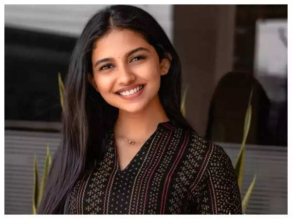 Mamitha Baiju Pictures