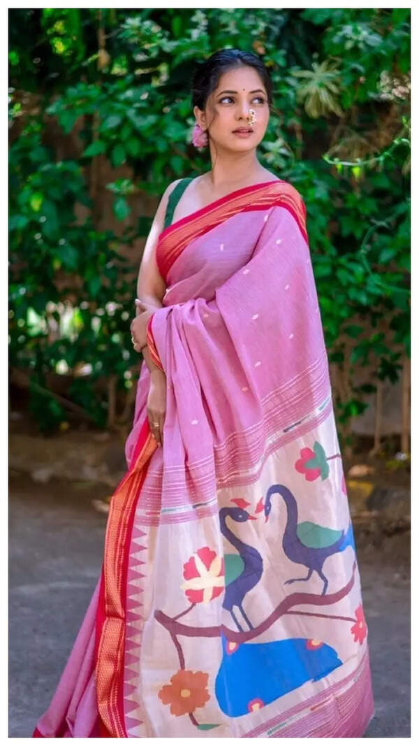 Sayali Sanjeev Pictures