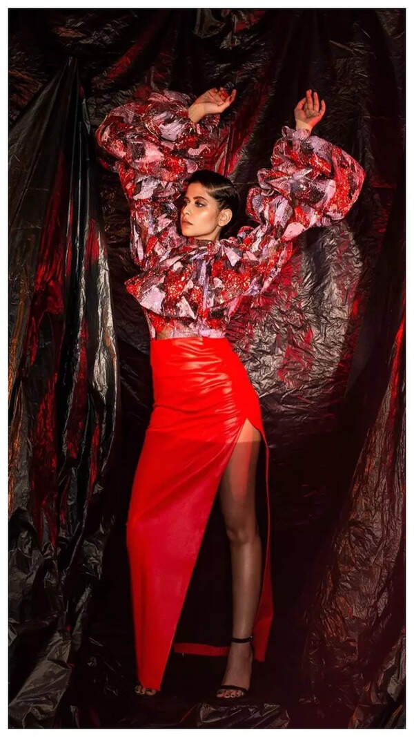 Sai Tamhankar Wallpapers
