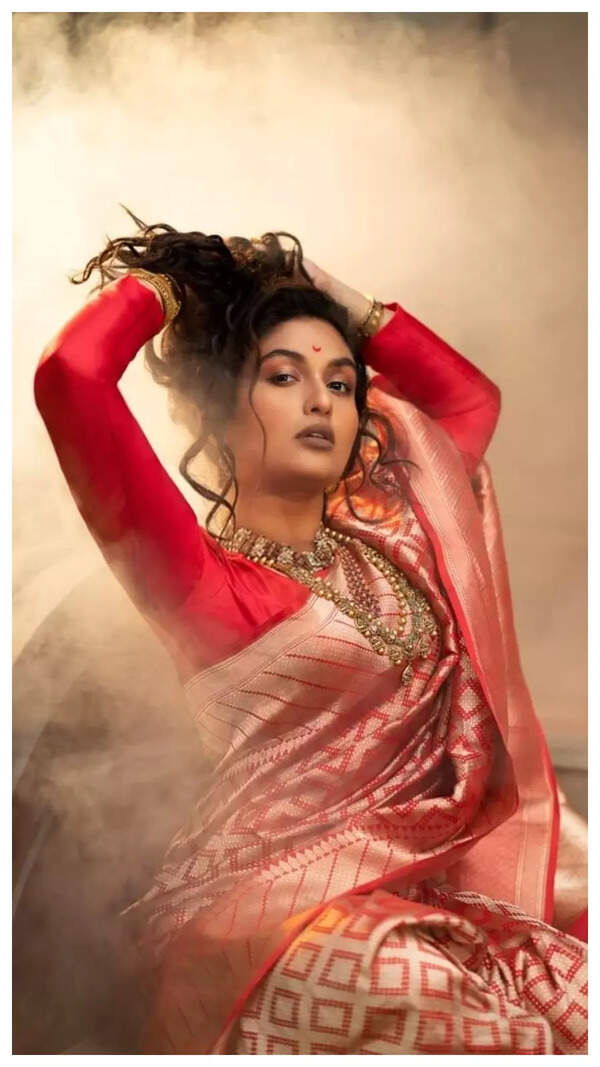 Prayaga Martin Images