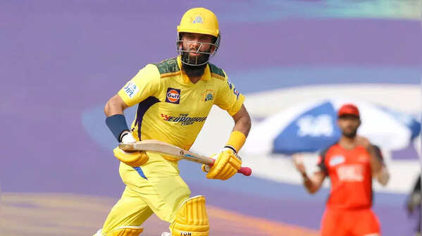 Moeen takes CSK to respectable total