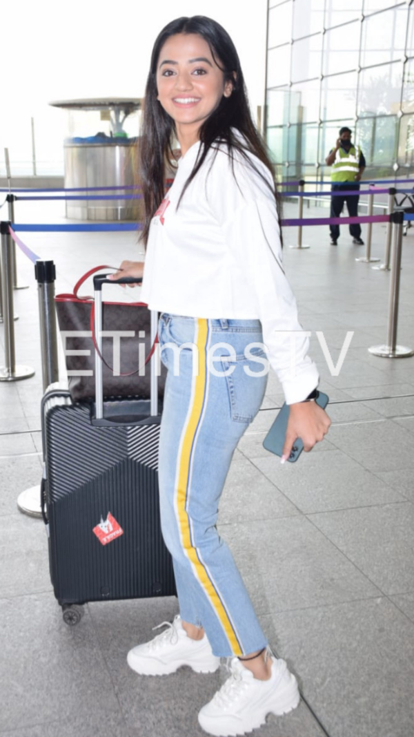 Helly Shah Pictures