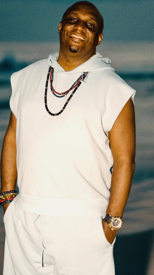 Damon Thomas Photos