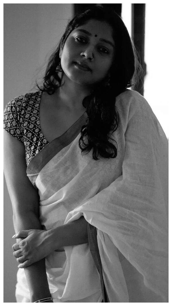 Anu Mol Photos