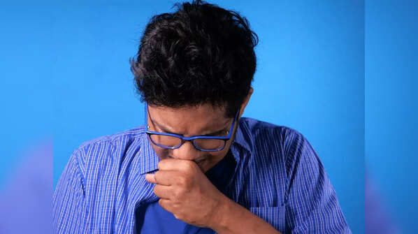 How long does a COVID sore throat last?