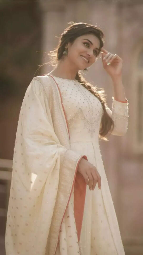 Indhuja Stills