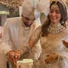 Post tying the knot, Alia Bhatt and Ranbir Kapoor cut the cake in the presence of their family and friends.