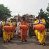 Article image for: Kolkata welcomes Bengali New Year with <i class="tbold">prabhat pheri</i>s