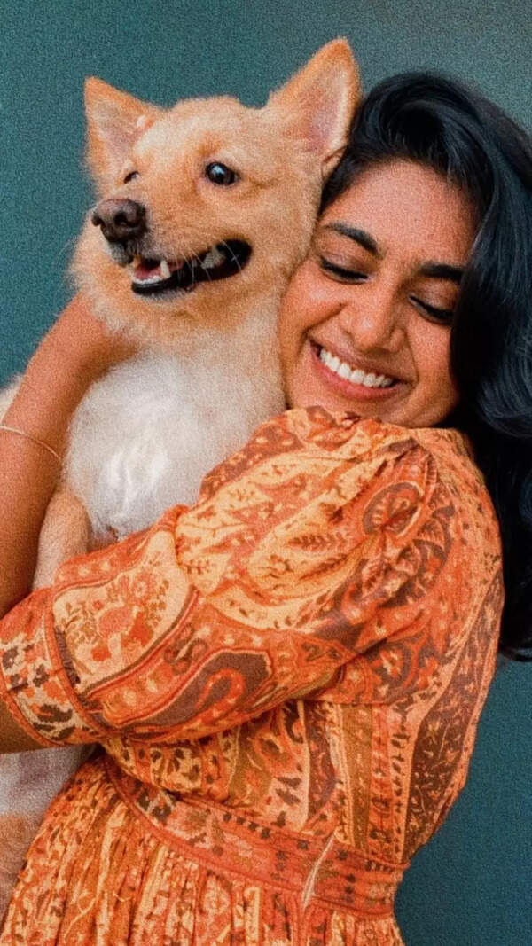 Nimisha Sajayan Wallpapers