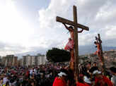 25 images from Easter celebrations around the world