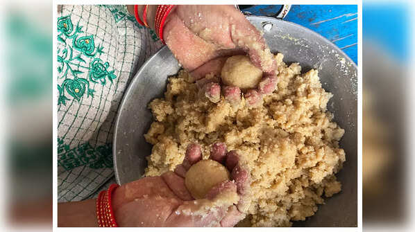 Sattu and Jaggery Balls