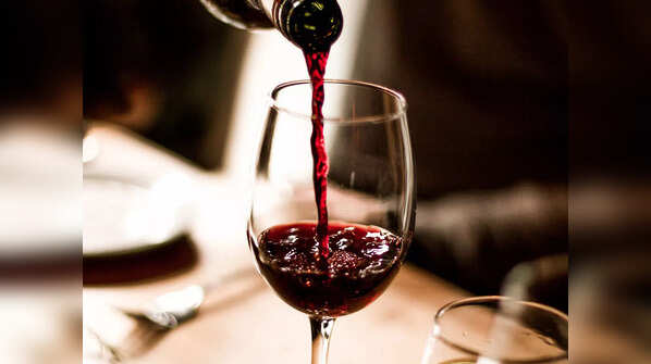 The relation between alcohol and stomach fat