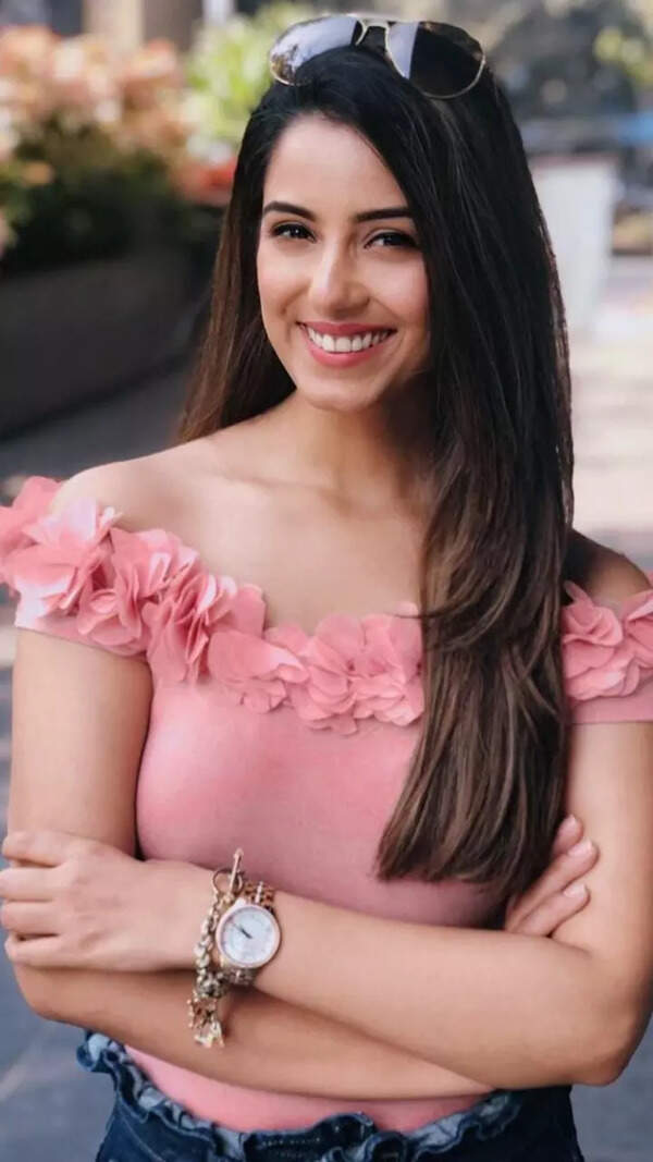 Srishty Rode. Pictures