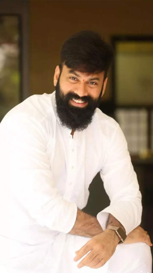 Ohmkar Photos