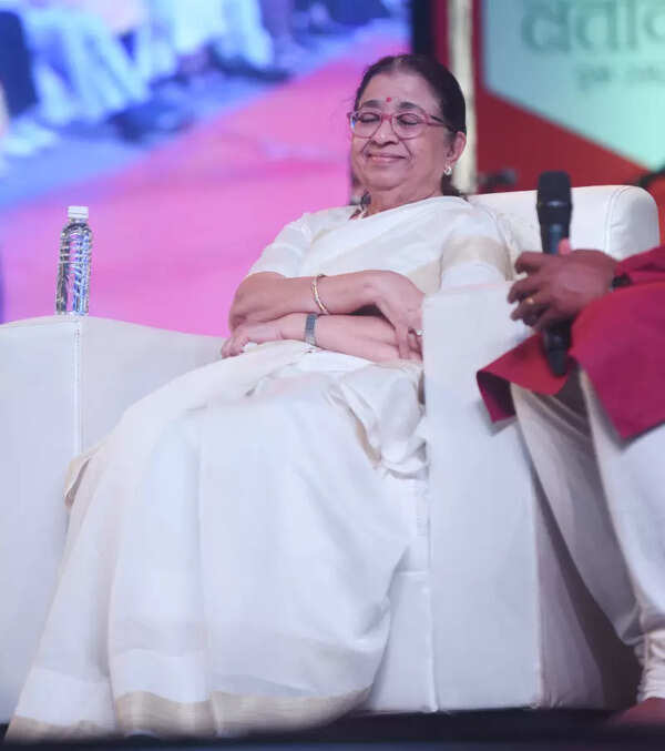 Usha Mangeshkar Pictures