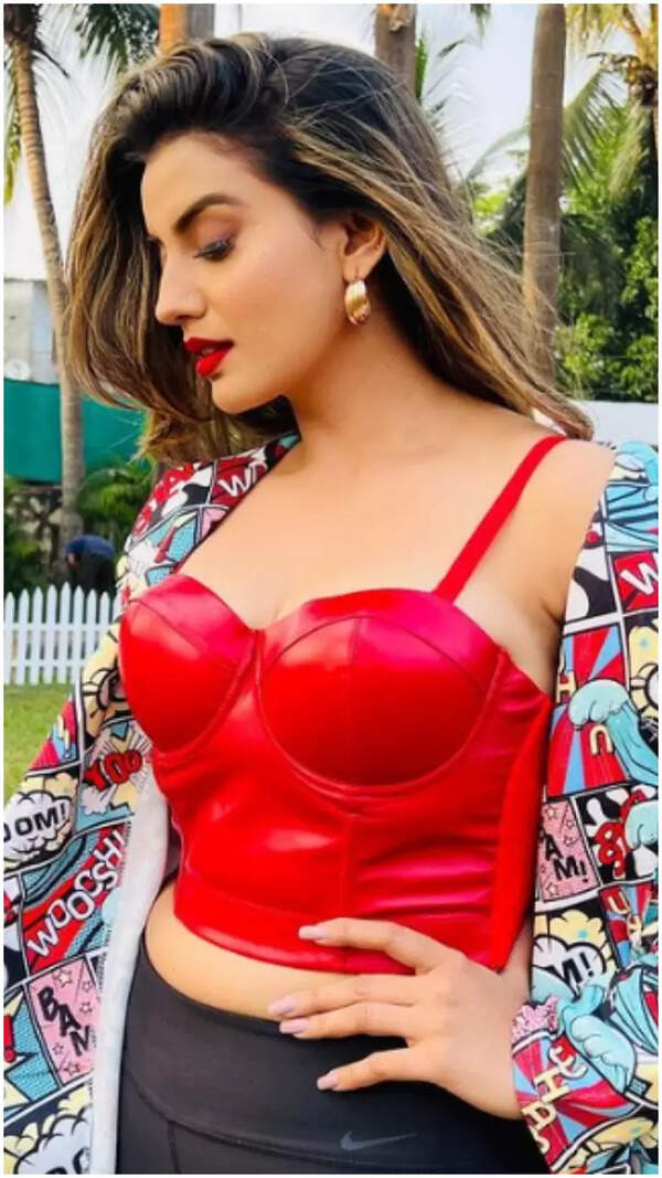 Akshara Singh Photos