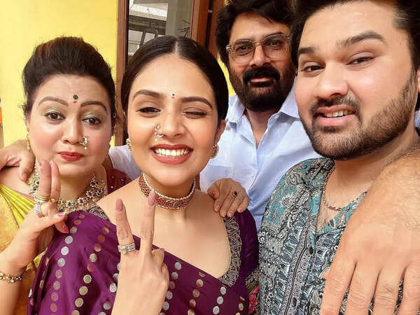 Sreemukhi Images