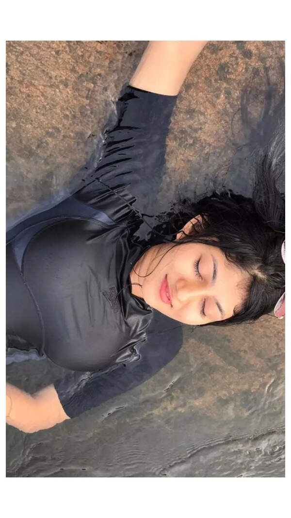 Drishya Raghunath Pictures