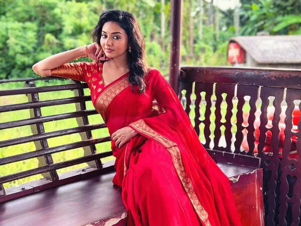 Vidya Pradeep Photos