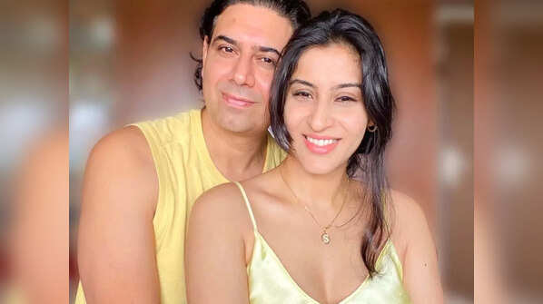 Ashlesha Savant - Sandeep Biswana