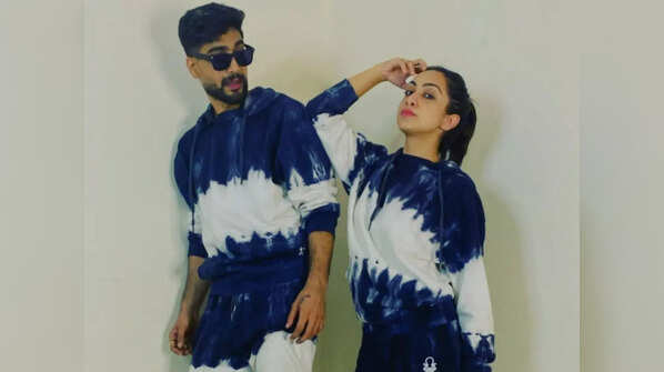 Abigail Pande - Sanam Johar