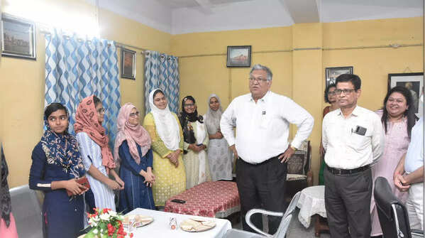 BHU students protest against V-C's iftar party