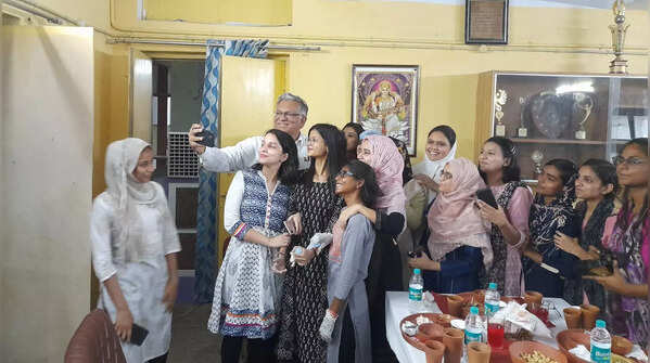 BHU students protest against V-C's iftar party
