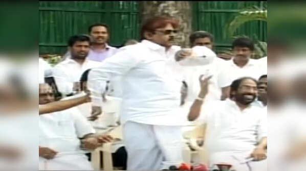 Vijayakant's 'Thooki adichuduven paathuko'