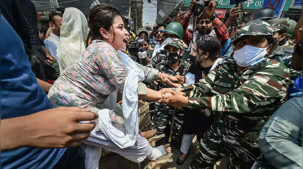 Protests erupt as bulldozers roll into Delhi's Shaheen Bagh