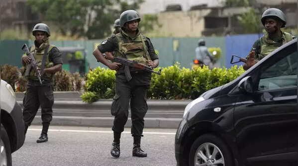 Sri Lankan troops on Colombo streets