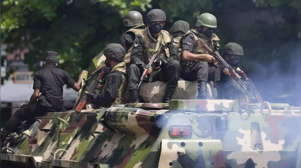 Sri Lankan troops on Colombo streets