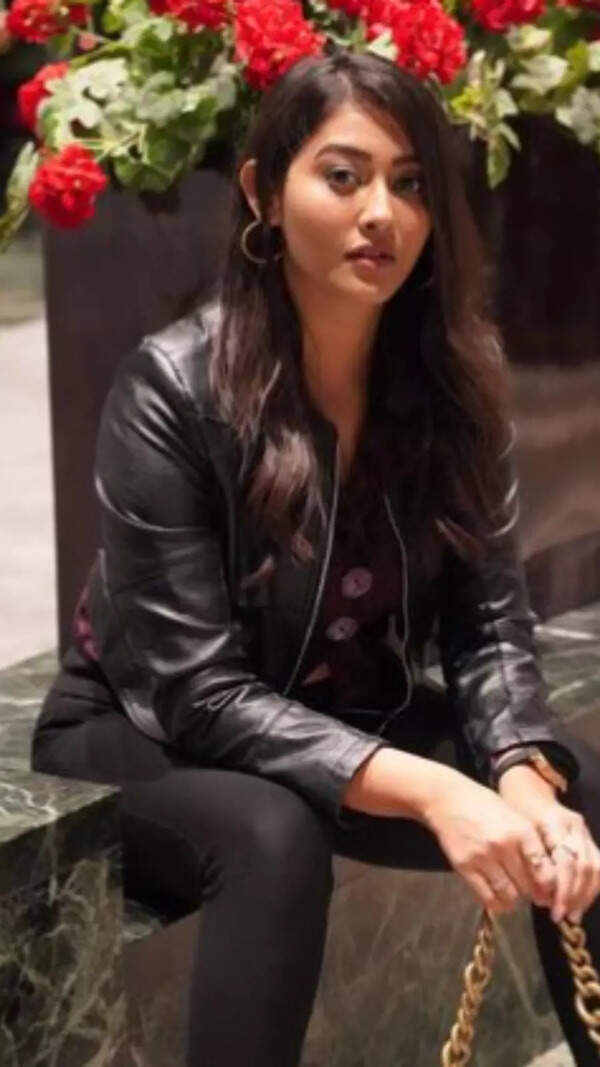 Pooja Jhaveri Pictures