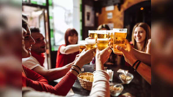 Here's what alcohol does to your blood sugar