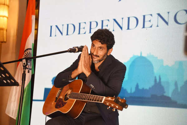 Tsahi Halevi Stills