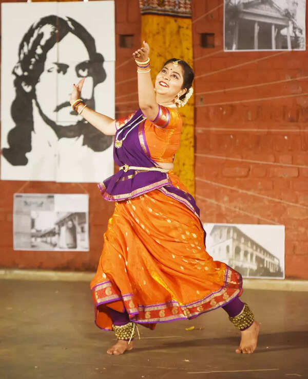 Mrunmayee Kulkarni Photos
