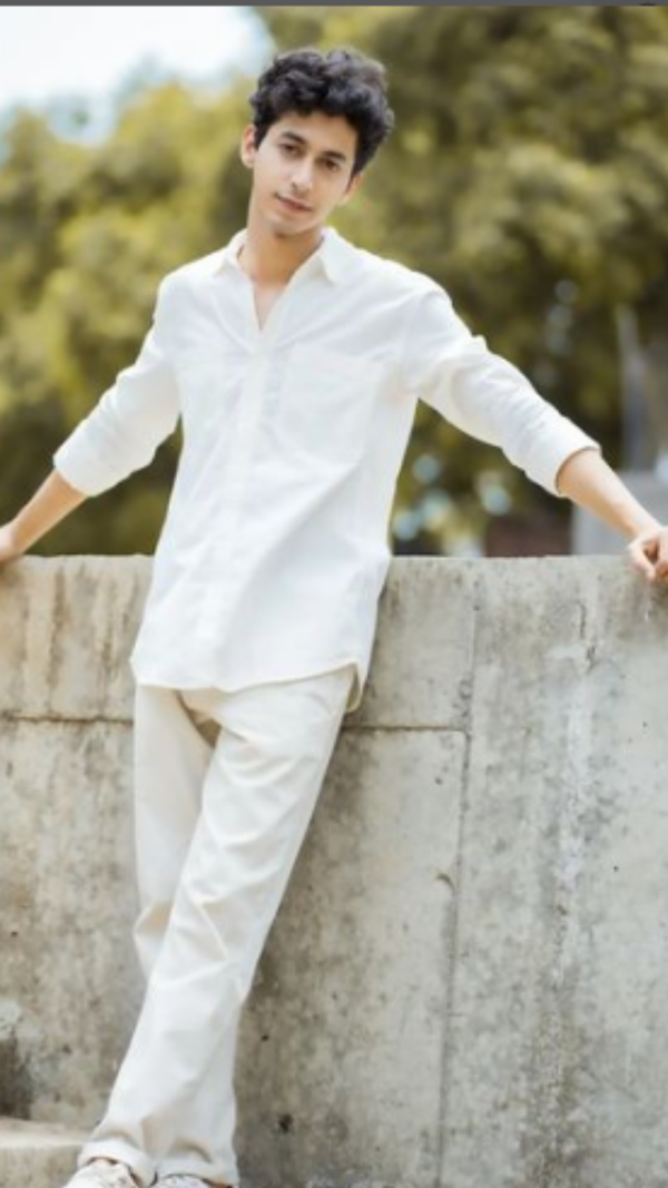 Mihir Ahuja Photos
