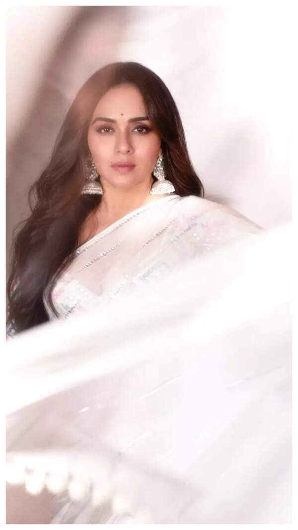 Amruta Khanvilkar Pictures