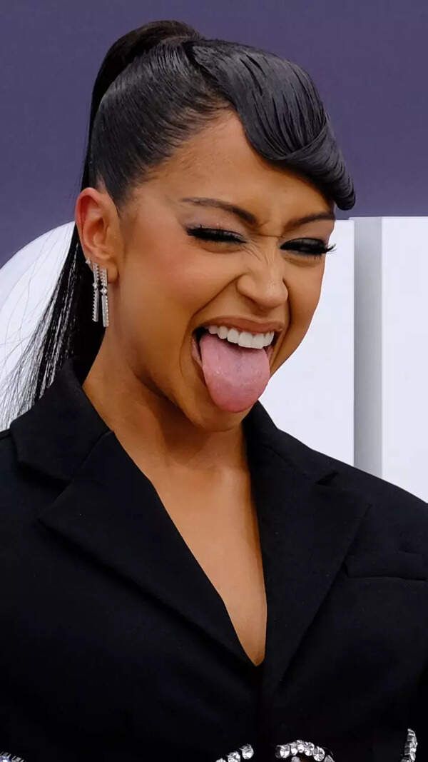 Liza Koshy Photos