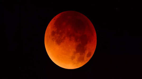 LUNAR ECLIPSE 2022