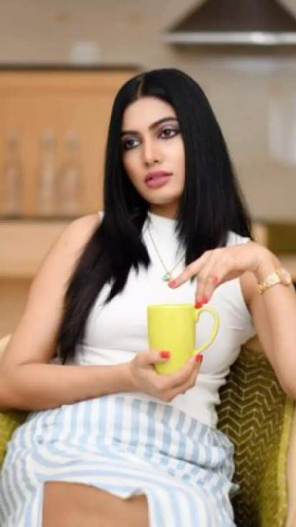 Avani Modi Photos