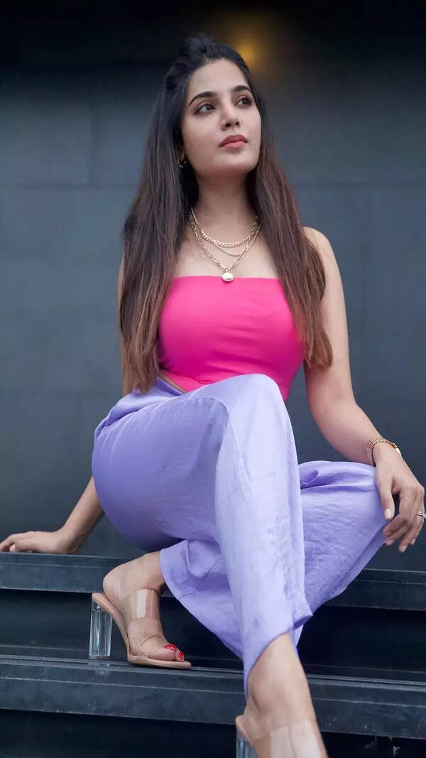 Aathmika Wallpapers