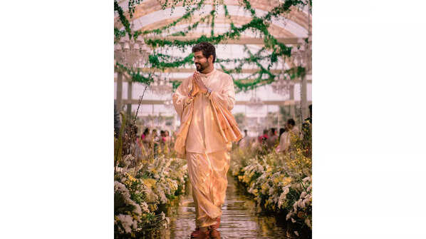 Vignesh Shivan kept it strictly traditional