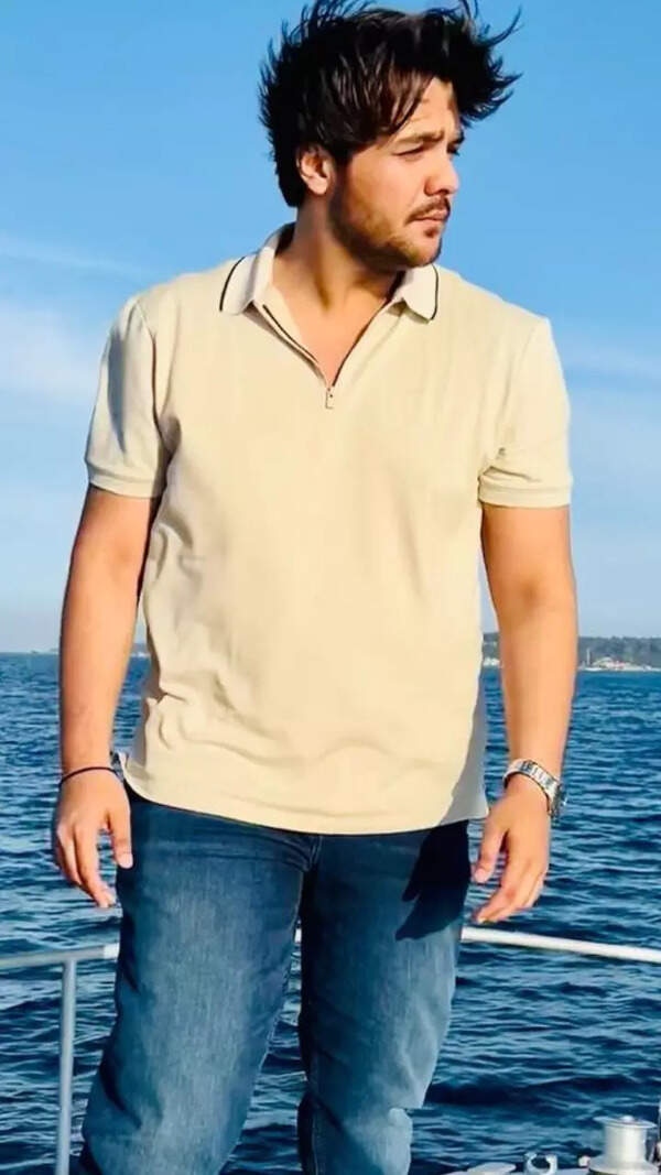 Ashish Chanchlani Pictures