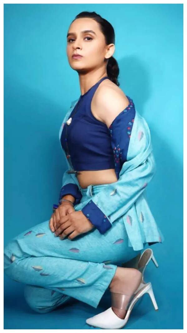 Parna Pethe Photos