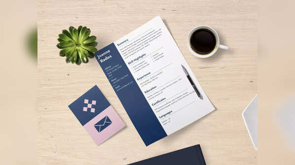 No horizontal lines in the resume