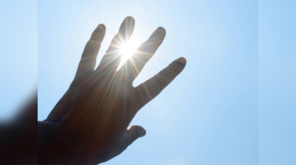 How does vitamin D help in preventing dementia?