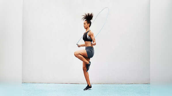 Single-foot hops